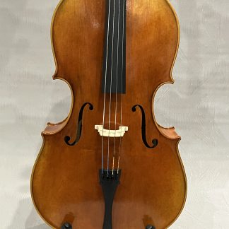 4/4 Good quality Chinese Cello labelled "URTEXT C18/07" in Polycarb case